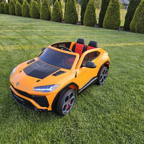 Lamborghini urus pomaranczowy