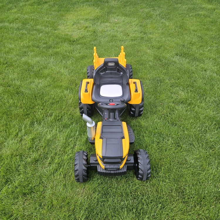 Traktor Elektryczny  12V z Przyczepą – Bluetooth, MP3, Skórzane Siedzenie jpg.